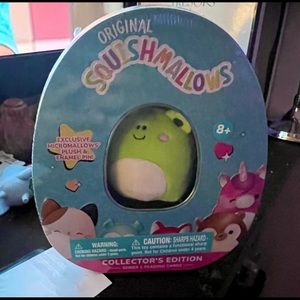 Squishmallow Wendy Collectors Tin